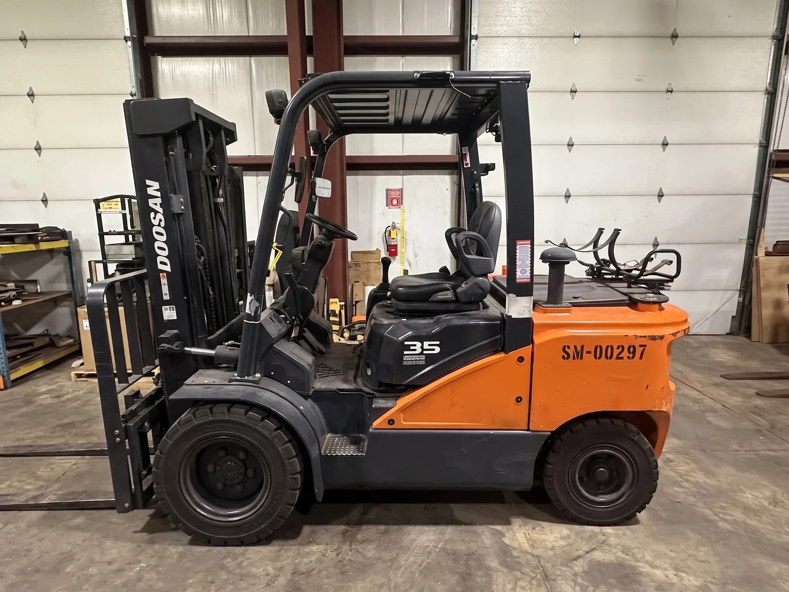 Used Doosan 35 pneumatic-tire forklift for sale in Hampton Roads